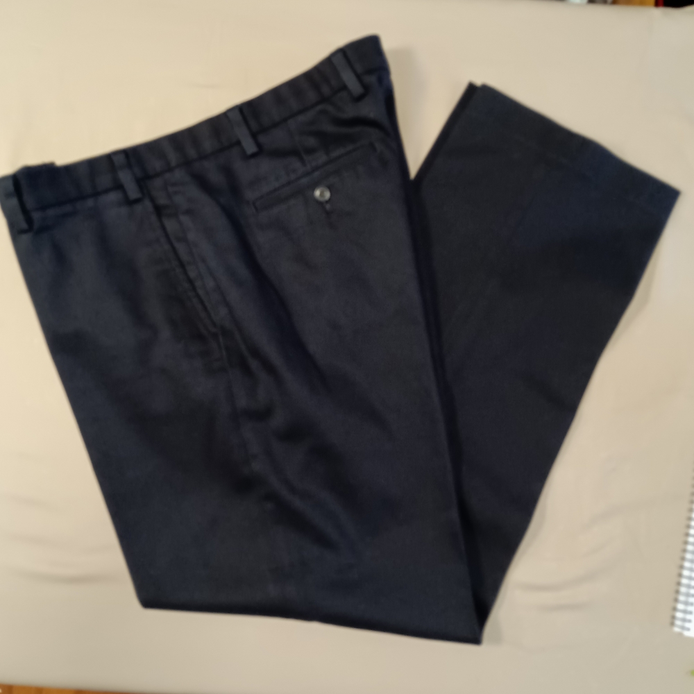 Eddie Bauer Men's Dark Navy Blue Twill Pants- 38 Waist